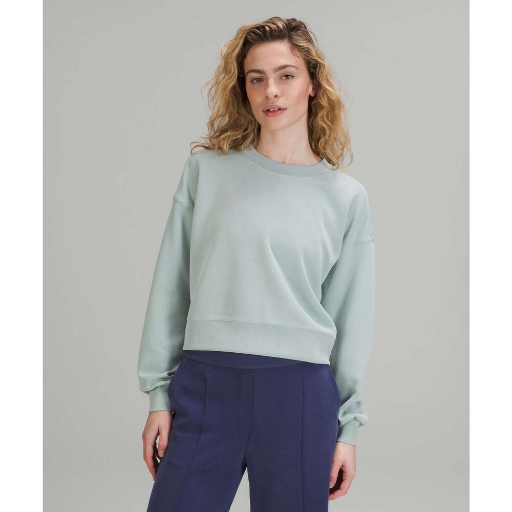 Lululemon Perfectly Oversized Cropped Crew Softstreme, Silver Blue, Size 8